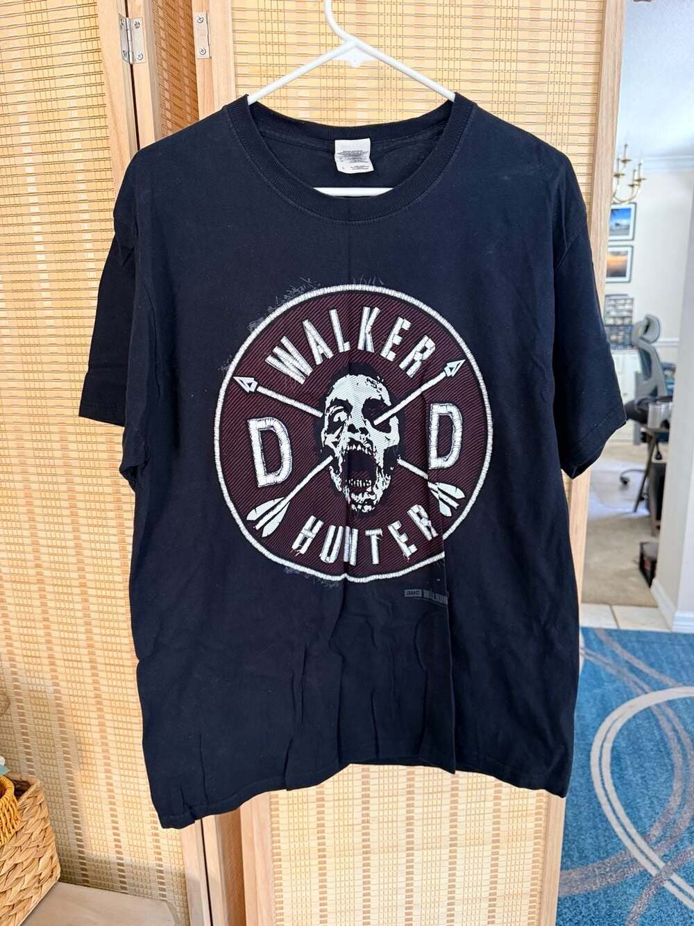 The Walking Dead Walker Hunter Daryl Dixon Angel Wings Black T-Shirt Large